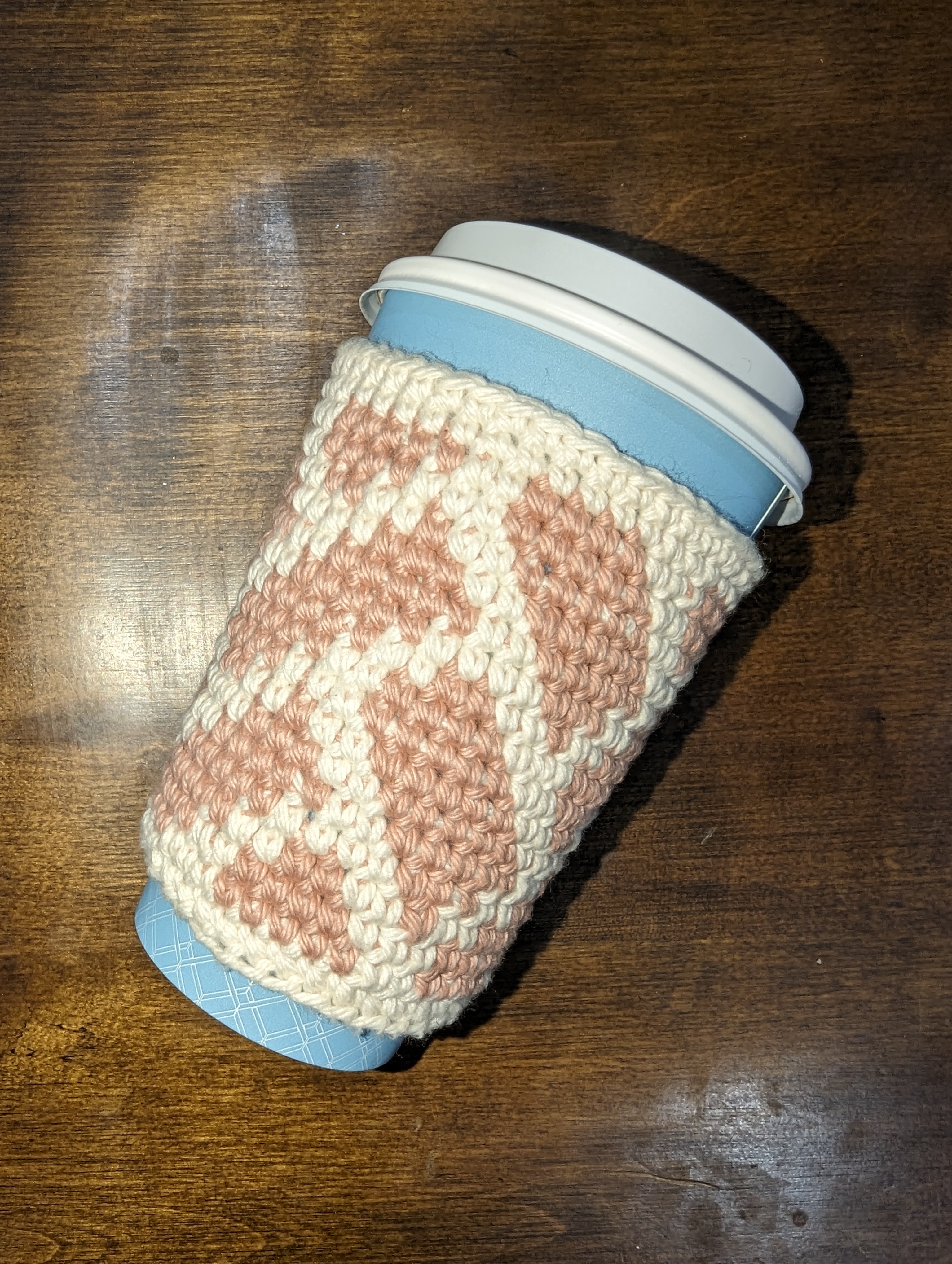 Free Pattern: A warm Herring coozy